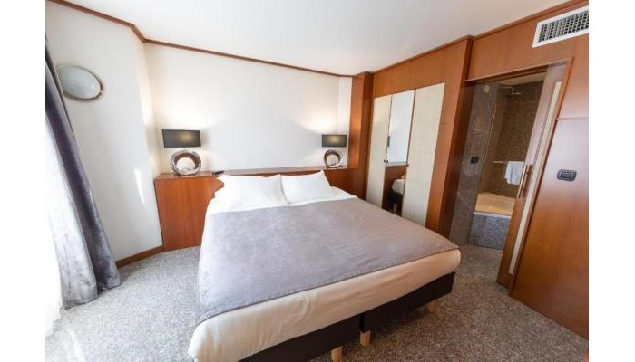 Goldstar Apartments & Suites poza 2